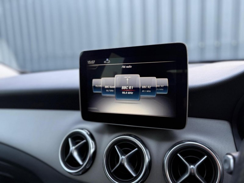 MERCEDES-BENZ GLA CLASS