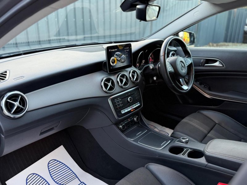 MERCEDES-BENZ GLA CLASS
