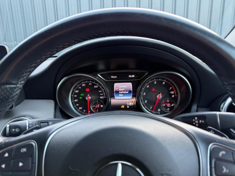 MERCEDES-BENZ GLA CLASS