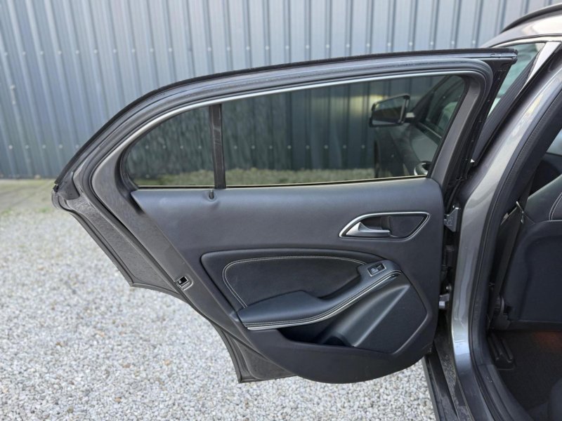 MERCEDES-BENZ GLA CLASS