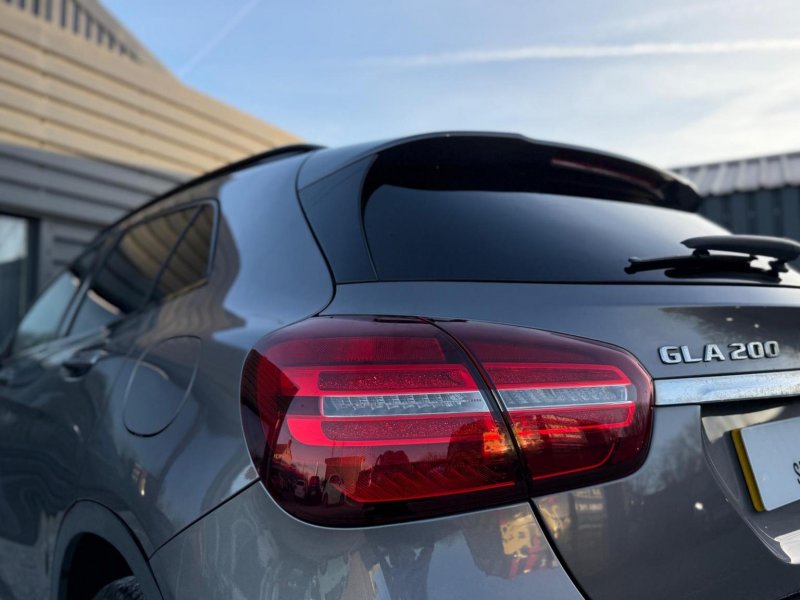 MERCEDES-BENZ GLA CLASS