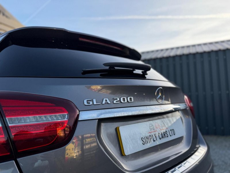 MERCEDES-BENZ GLA CLASS