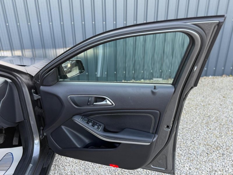 MERCEDES-BENZ GLA CLASS