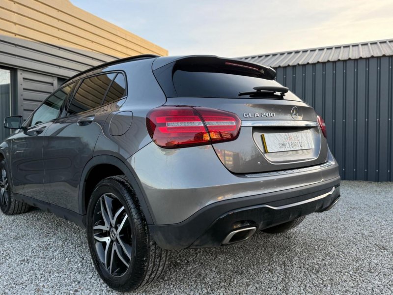 MERCEDES-BENZ GLA CLASS