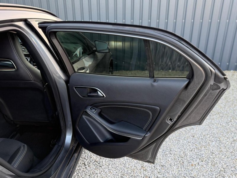 MERCEDES-BENZ GLA CLASS