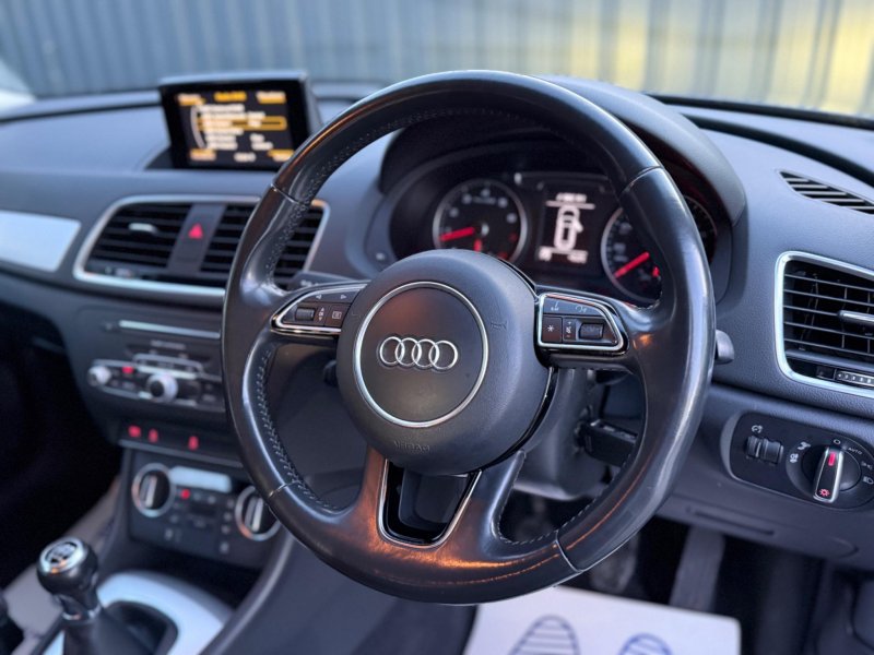 AUDI Q3