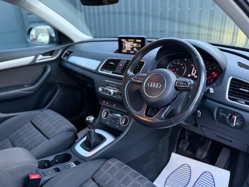 AUDI Q3