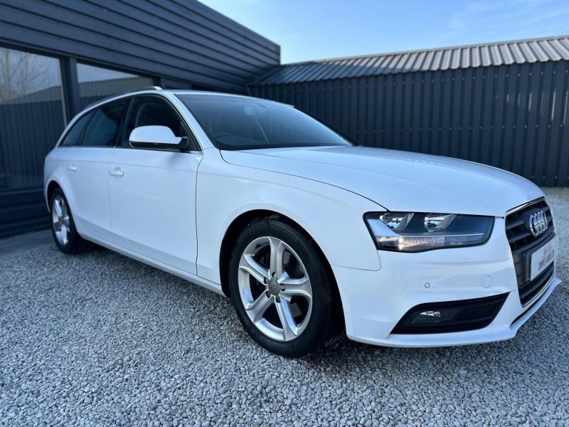AUDI A4 AVANT 2.0 TDIe SE Technik Euro 5 (s/s) 5dr