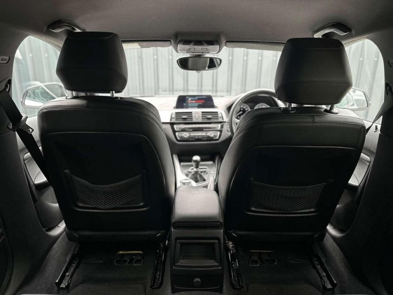 BMW 1 SERIES