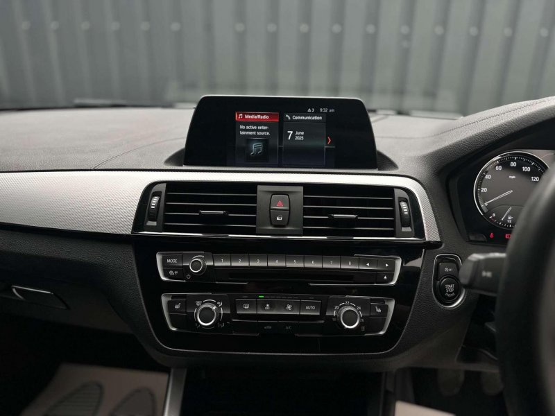 BMW 1 SERIES