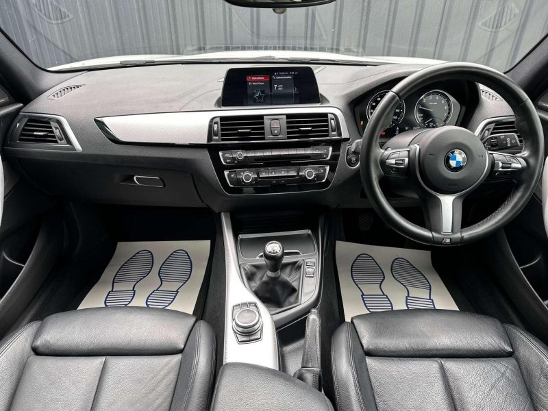 BMW 1 SERIES