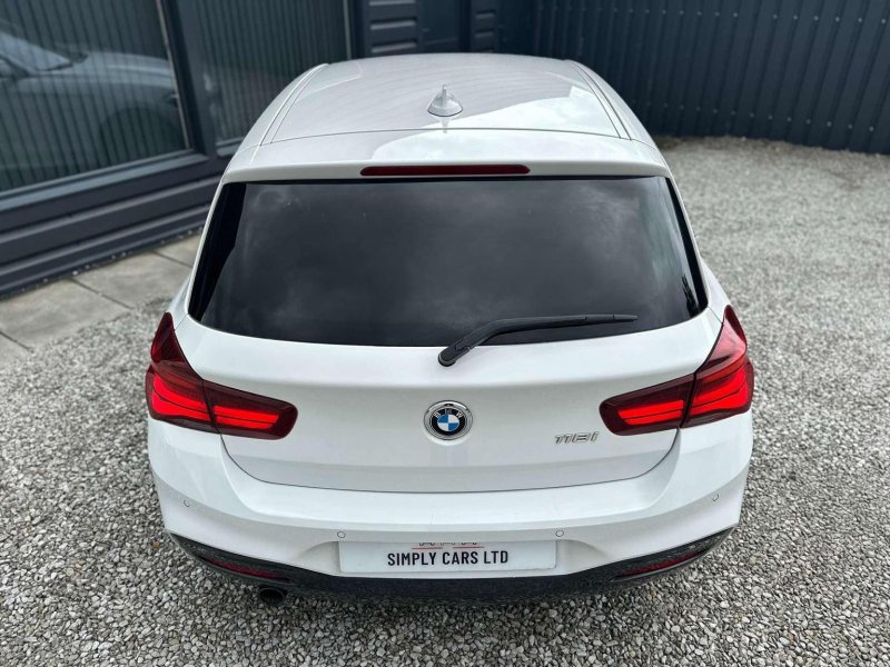 BMW 1 SERIES