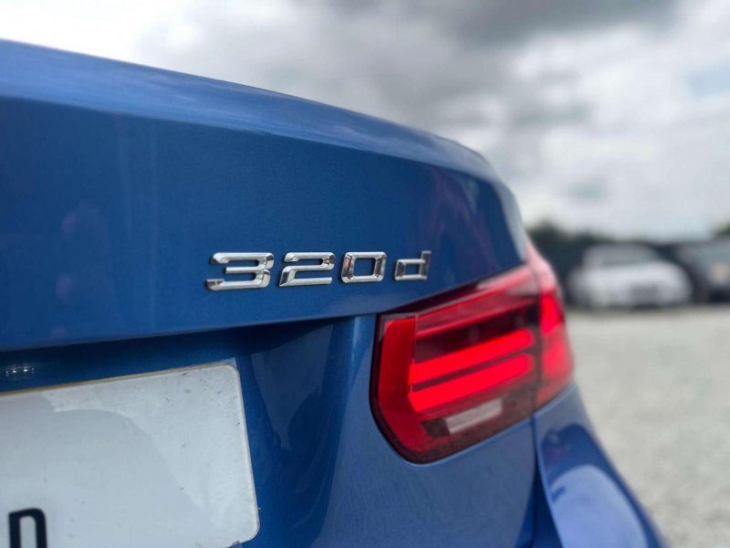 BMW 3 SERIES