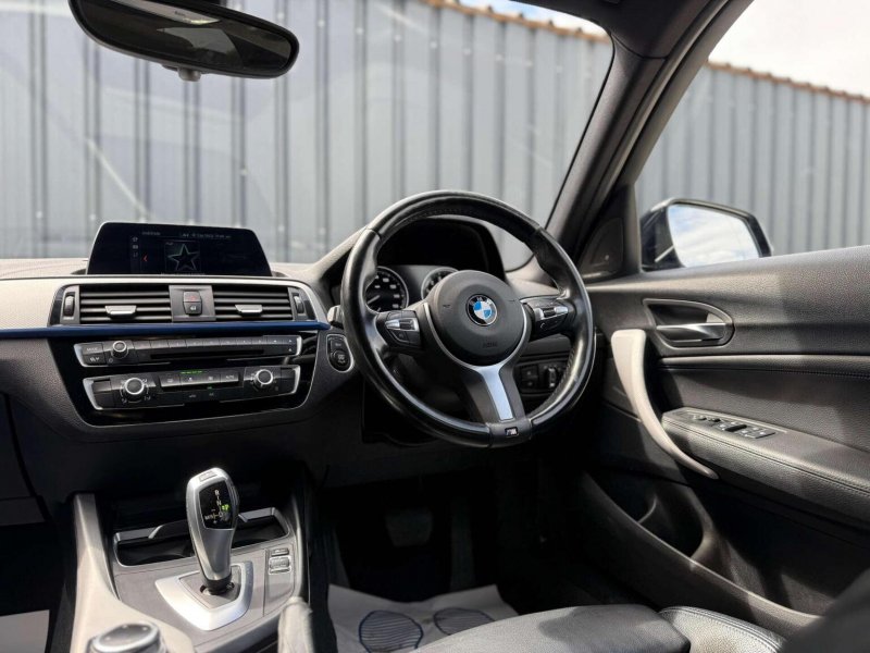 BMW 1 SERIES
